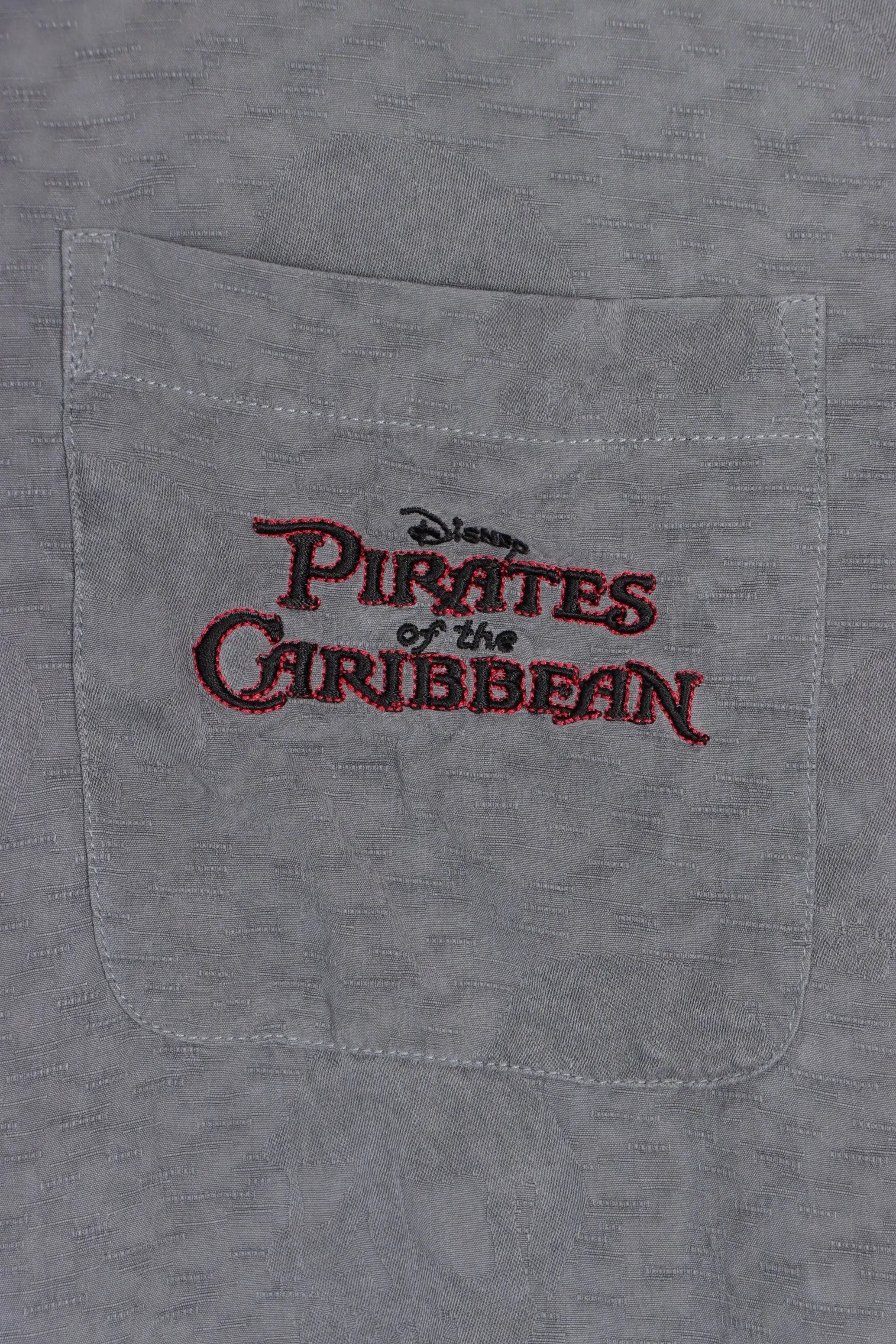 DISNEY Disneyland Pirates of the Caribbean Embroidered Silk Shirt (M-L)