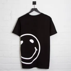 Side Smiley Back - Tshirt - Black